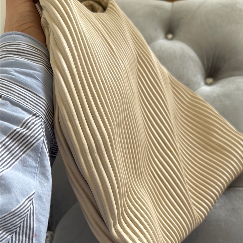 Cream Vegan leather Pleated Knot Bag - Picture 6 of 7